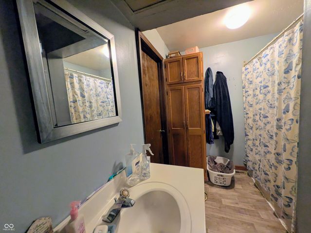 1905 Vinewood Drive, Columbus, IN 47203