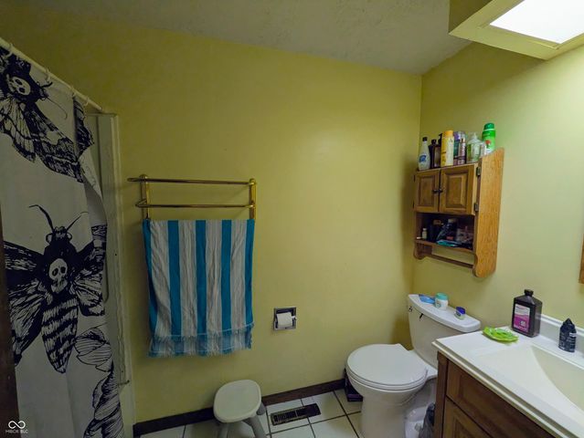 1905 Vinewood Drive, Columbus, IN 47203