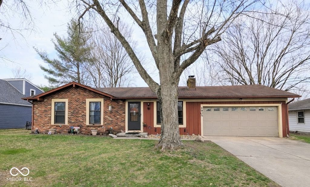 1905 Vinewood Drive, Columbus, IN 47203