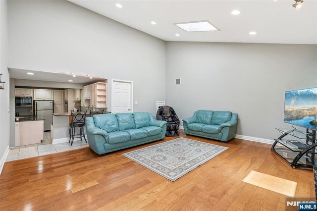 172 Concord Drive, River Edge, NJ 07661