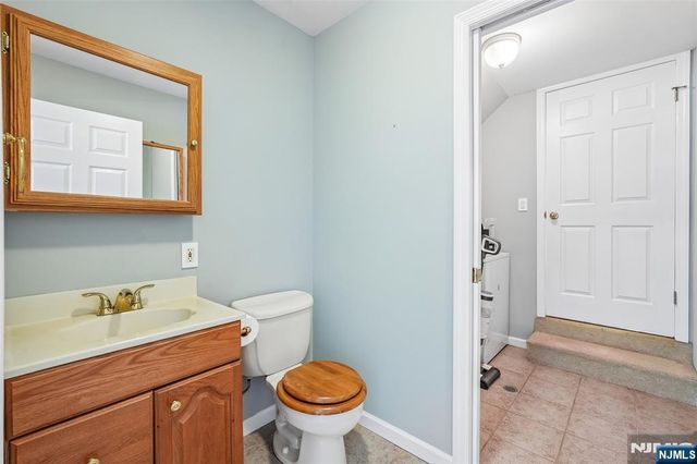 172 Concord Drive, River Edge, NJ 07661