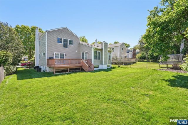 172 Concord Drive, River Edge, NJ 07661