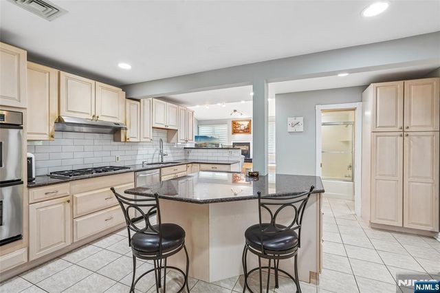 172 Concord Drive, River Edge, NJ 07661