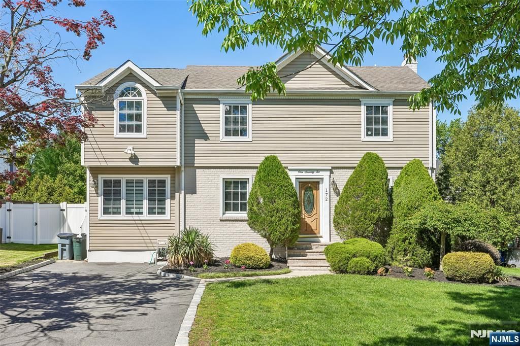 172 Concord Drive, River Edge, NJ 07661