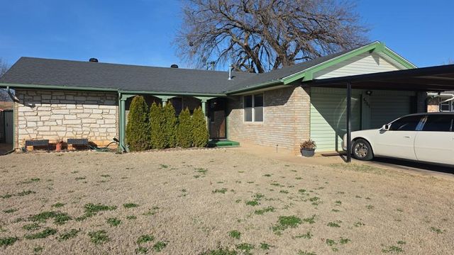 4205 S Epperly Drive, Del City, OK 73115