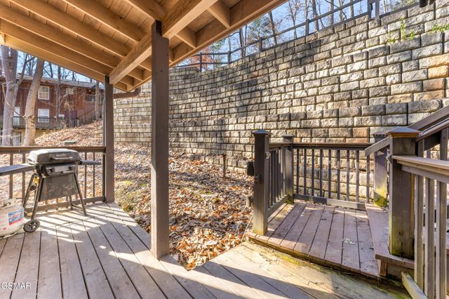 514 Laural Mountain Road, Gatlinburg, TN 37738