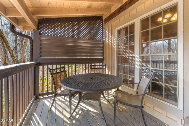 514 Laural Mountain Road, Gatlinburg, TN 37738