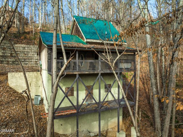 514 Laural Mountain Road, Gatlinburg, TN 37738