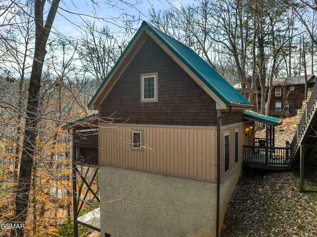 514 Laural Mountain Road, Gatlinburg, TN 37738