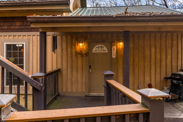 514 Laural Mountain Road, Gatlinburg, TN 37738