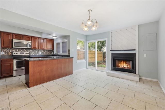 807 Tuition Drive DR, Virginia Beach, VA 23462