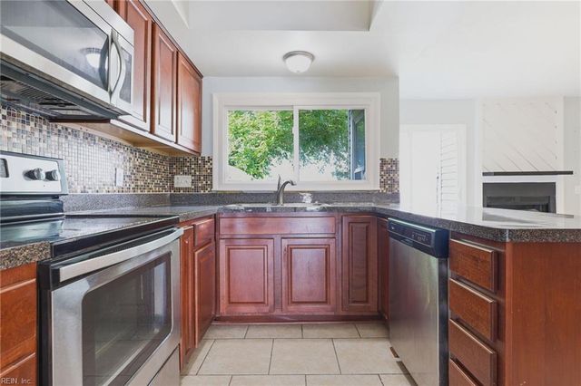 807 Tuition Drive DR, Virginia Beach, VA 23462