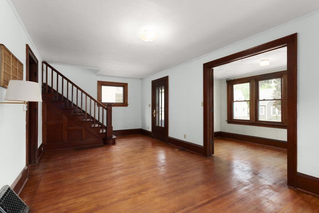 212 James STREET, Beaver Dam, WI 53916