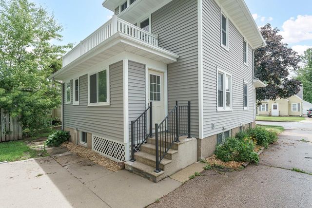 212 James STREET, Beaver Dam, WI 53916