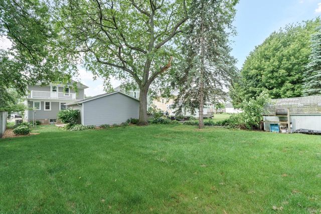 212 James STREET, Beaver Dam, WI 53916