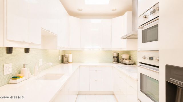 300 Gorge Road 53, Cliffside Park, NJ 07010