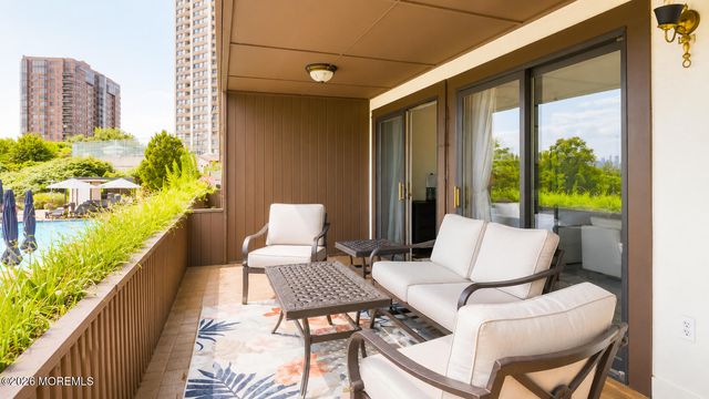 300 Gorge Road 53, Cliffside Park, NJ 07010