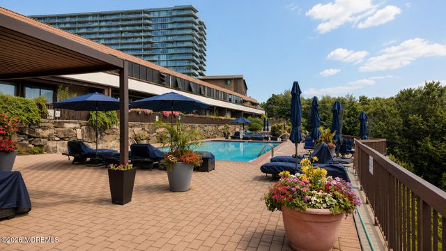 300 Gorge Road 53, Cliffside Park, NJ 07010