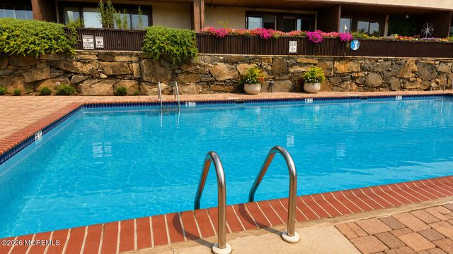 300 Gorge Road 53, Cliffside Park, NJ 07010