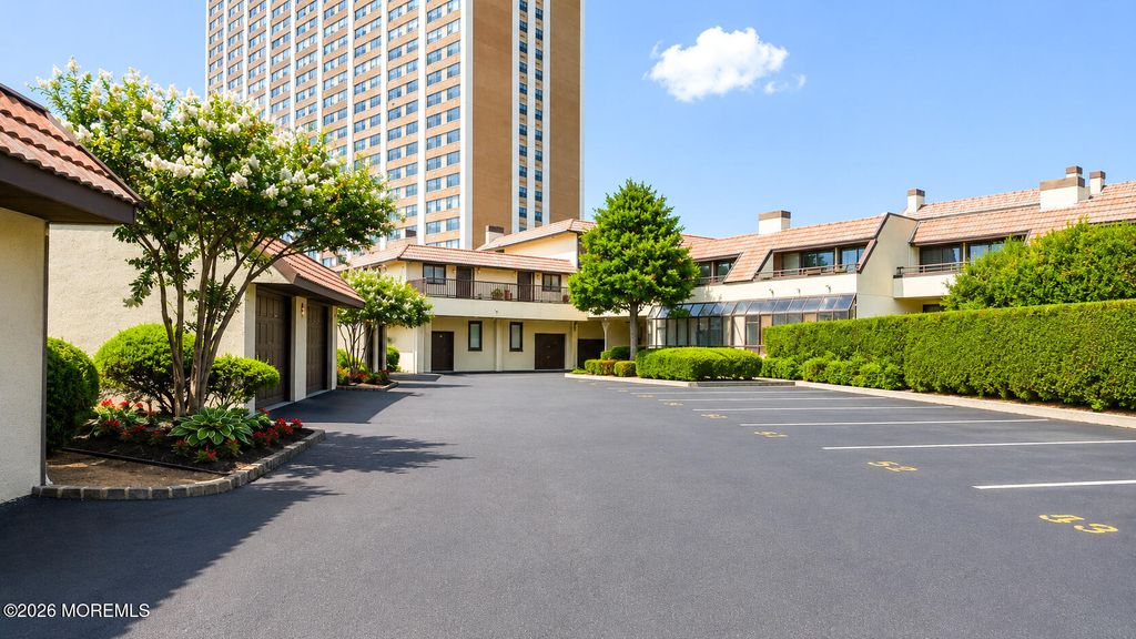 300 Gorge Road 53, Cliffside Park, NJ 07010