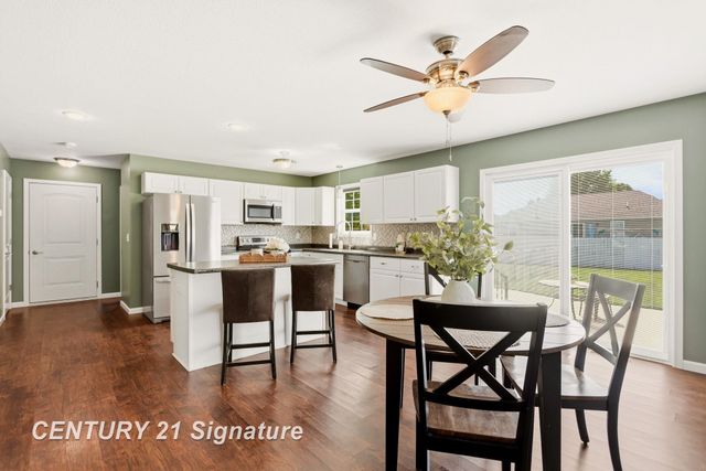 8433 Waxwing Drive, Freeland, MI 48623