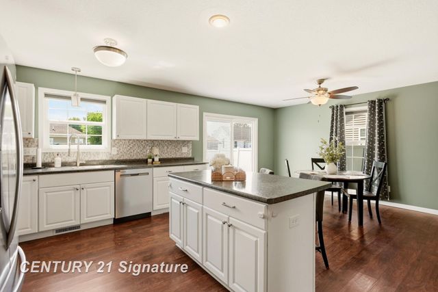8433 Waxwing Drive, Freeland, MI 48623