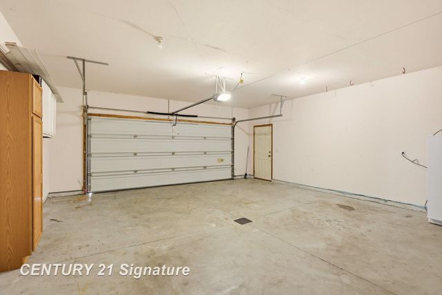 8433 Waxwing Drive, Freeland, MI 48623