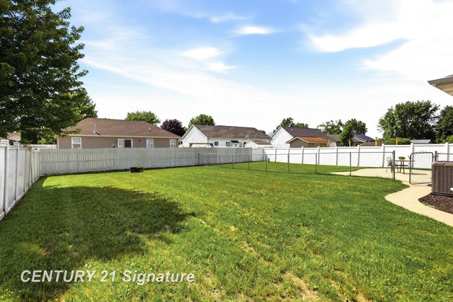 8433 Waxwing Drive, Freeland, MI 48623