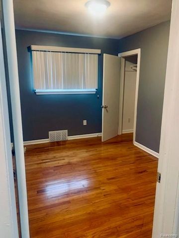 14611 Jacob Avenue, Eastpointe, MI 48021