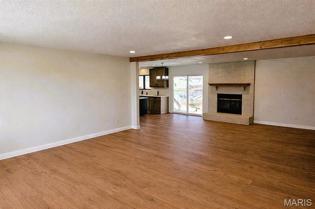 31 Pebblestone Court, Troy, MO 63379