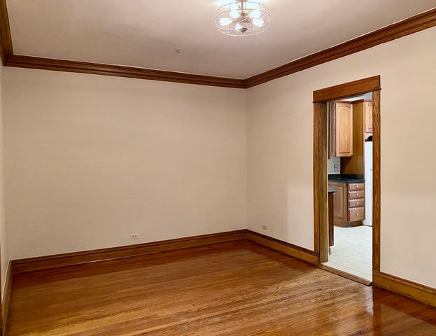909 W Gordon Terrace 1, Chicago, IL 60613