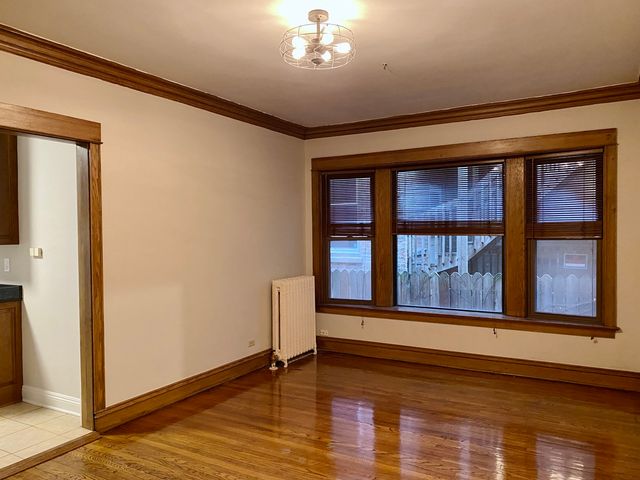 909 W Gordon Terrace 1, Chicago, IL 60613
