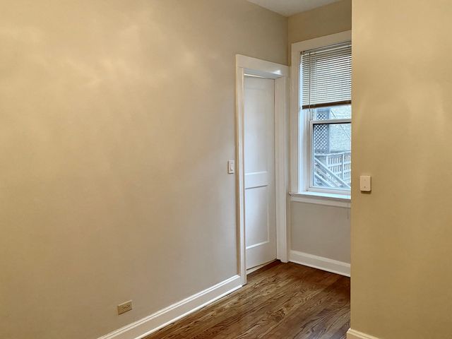 909 W Gordon Terrace 1, Chicago, IL 60613