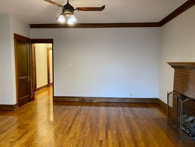 909 W Gordon Terrace 1, Chicago, IL 60613