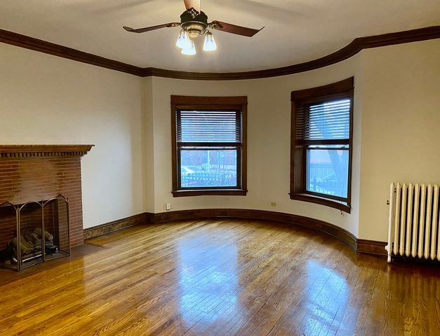 909 W Gordon Terrace 1, Chicago, IL 60613