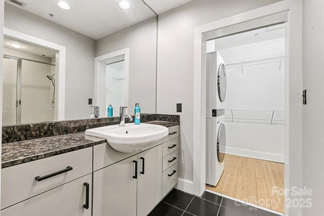 505 E 6th Street 1003, Charlotte, NC 28202