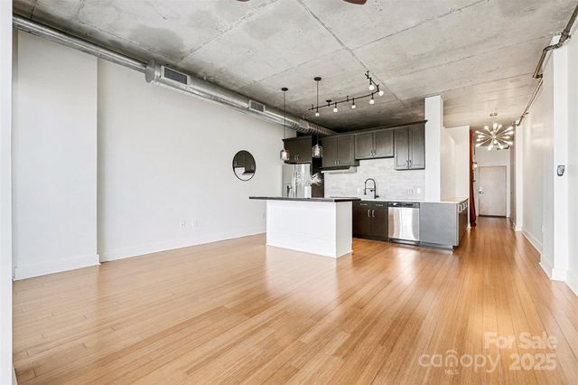 505 E 6th Street 1003, Charlotte, NC 28202