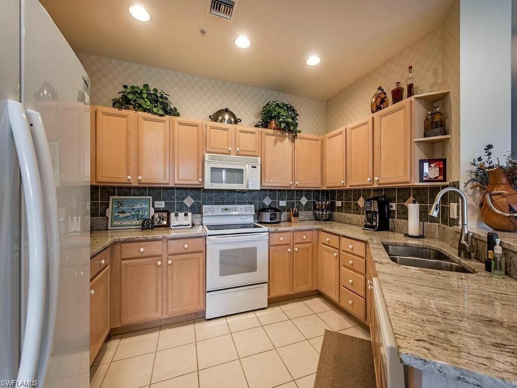8225 Danbury BLVD E 1-102, NAPLES, FL 34120 — photo 3