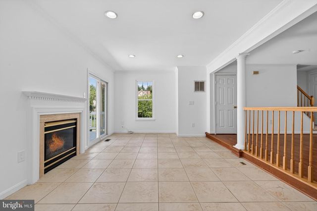 9000 FALCON GLEN CT, Bristow, VA 20136