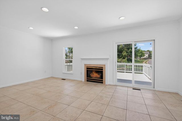 9000 FALCON GLEN CT, Bristow, VA 20136