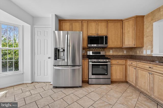 9000 FALCON GLEN CT, Bristow, VA 20136