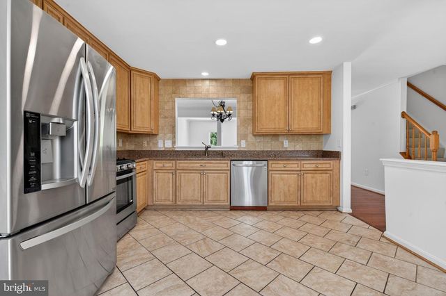 9000 FALCON GLEN CT, Bristow, VA 20136
