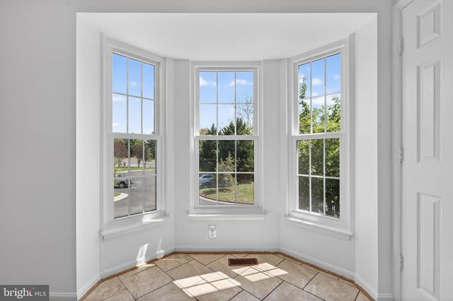 9000 FALCON GLEN CT, Bristow, VA 20136