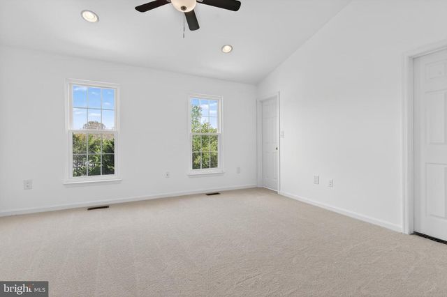 9000 FALCON GLEN CT, Bristow, VA 20136