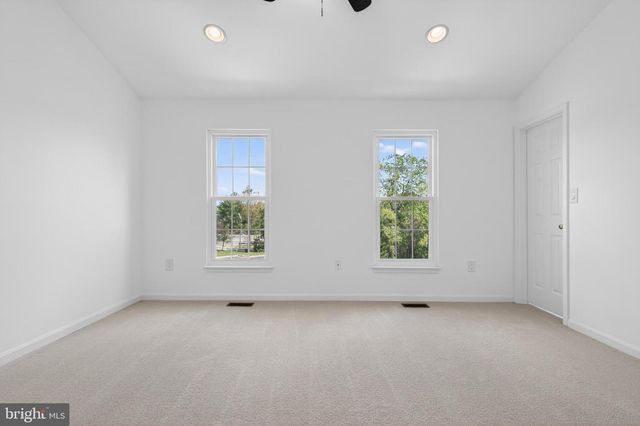9000 FALCON GLEN CT, Bristow, VA 20136