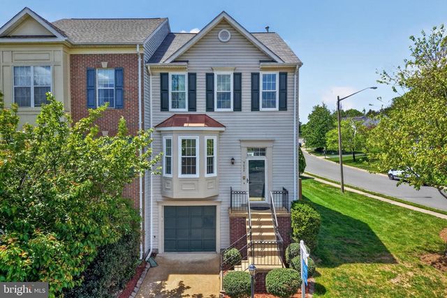 9000 FALCON GLEN CT, Bristow, VA 20136