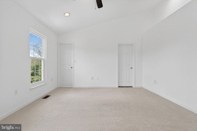9000 FALCON GLEN CT, Bristow, VA 20136