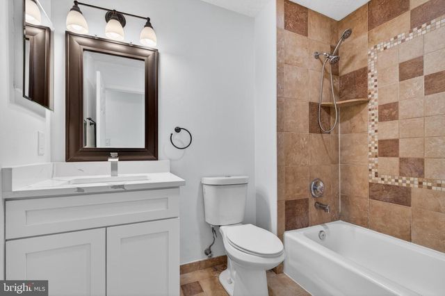 9000 FALCON GLEN CT, Bristow, VA 20136