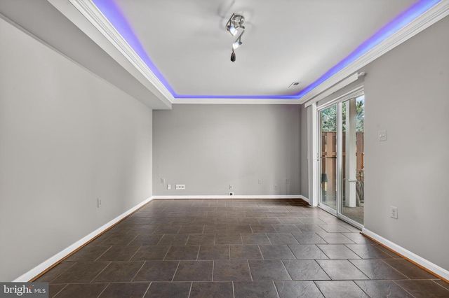 9000 FALCON GLEN CT, Bristow, VA 20136