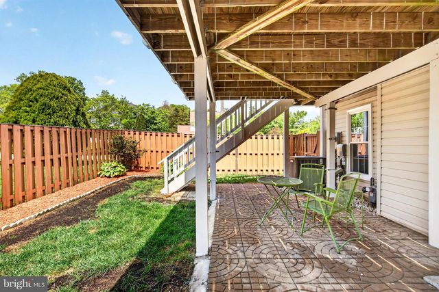9000 FALCON GLEN CT, Bristow, VA 20136